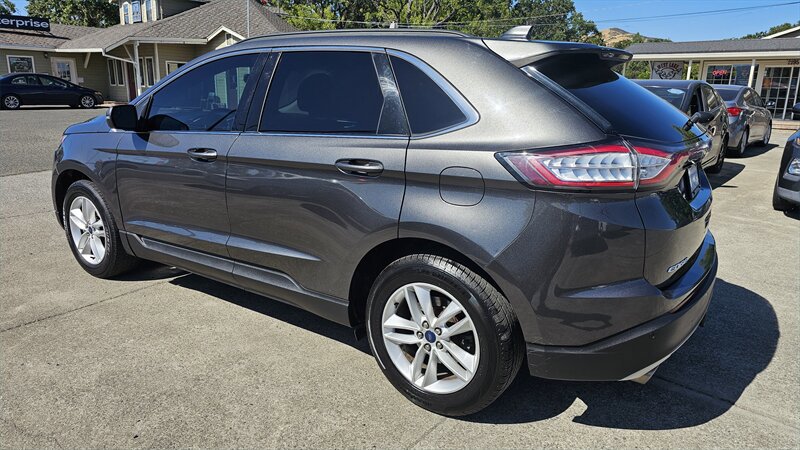 Used 2015 Ford Edge SEL FWD image 4