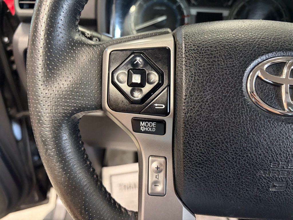 Used 2017 Toyota 4Runner SR5 AWD/4WD image 16
