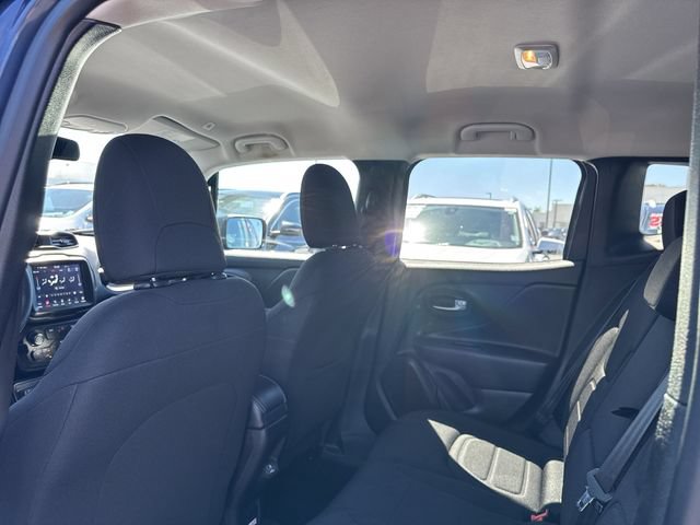 Used 2022 Jeep Renegade Latitude w/ Convenience Group AWD/4WD image 13