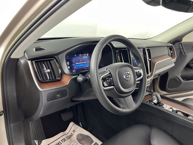 Used 2023 Volvo XC60 B5 Plus w/ Protection Package Premier FWD image 20