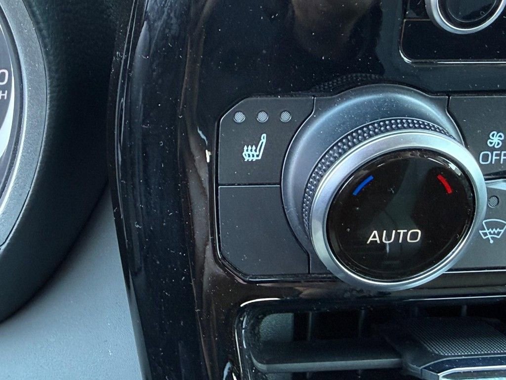 Certified 2023 Toyota Highlander XLE image 21