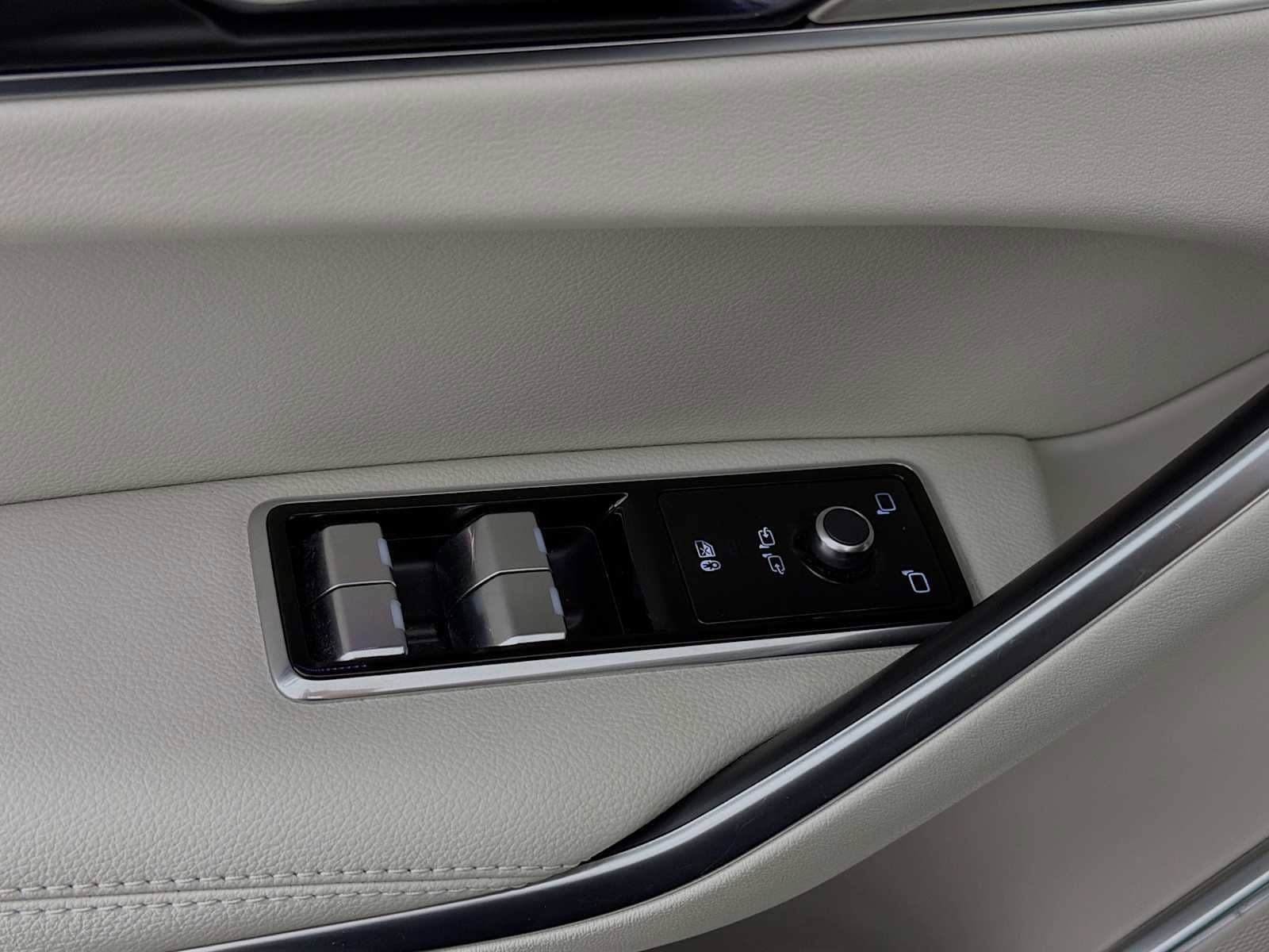 Used 2022 Jaguar F-PACE S AWD/4WD image 19