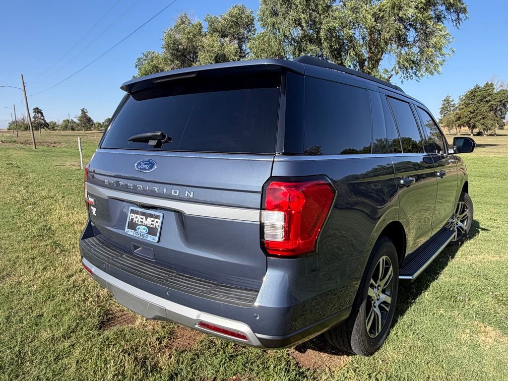 Used 2022 Ford Expedition XLT AWD/4WD image 9