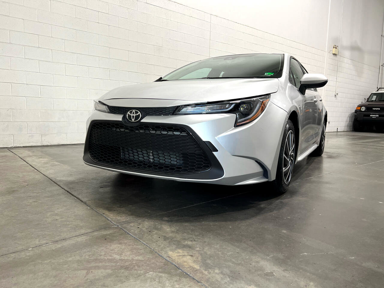 Used 2022 Toyota Corolla LE image 3