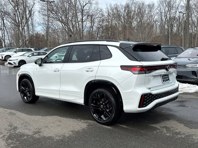 Certified 2025 Volkswagen Tiguan SE R-Line image 6