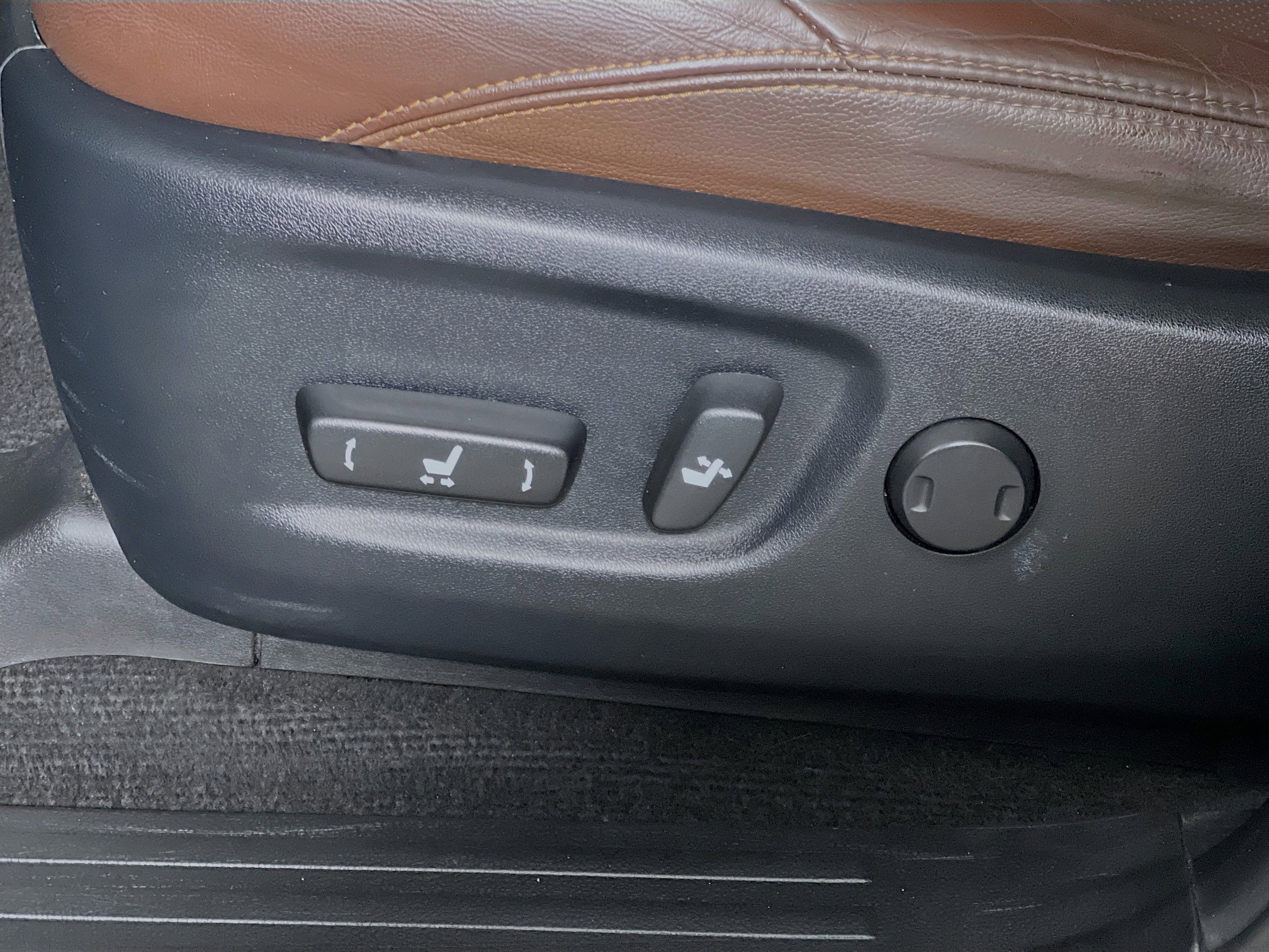 Used 2019 Toyota 4Runner Limited image 16