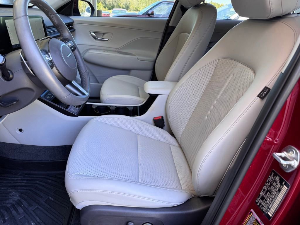 Used 2025 Hyundai Kona Limited image 11