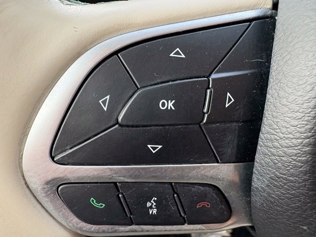 Used 2018 Chrysler Pacifica Limited w/ Advanced Safetytec Group FWD image 34