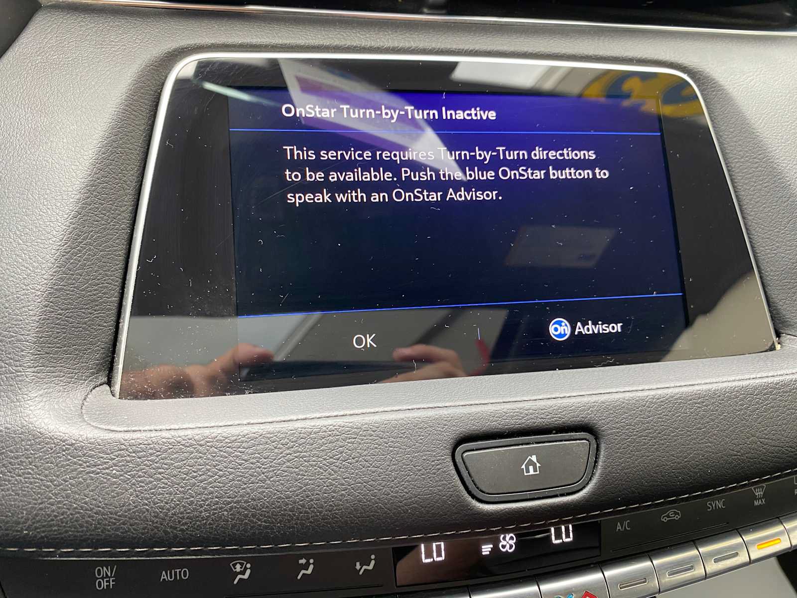 Used 2023 Cadillac XT4 Luxury w/ Cold Weather Package FWD image 23