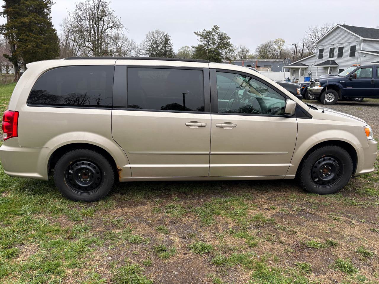 Used 2015 Dodge Grand Caravan SXT FWD image 4