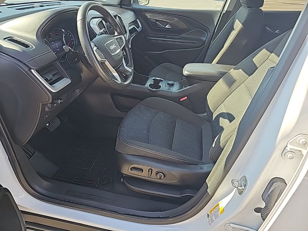 Used 2022 GMC Terrain SLE w/ Driver Convenience Package image 13