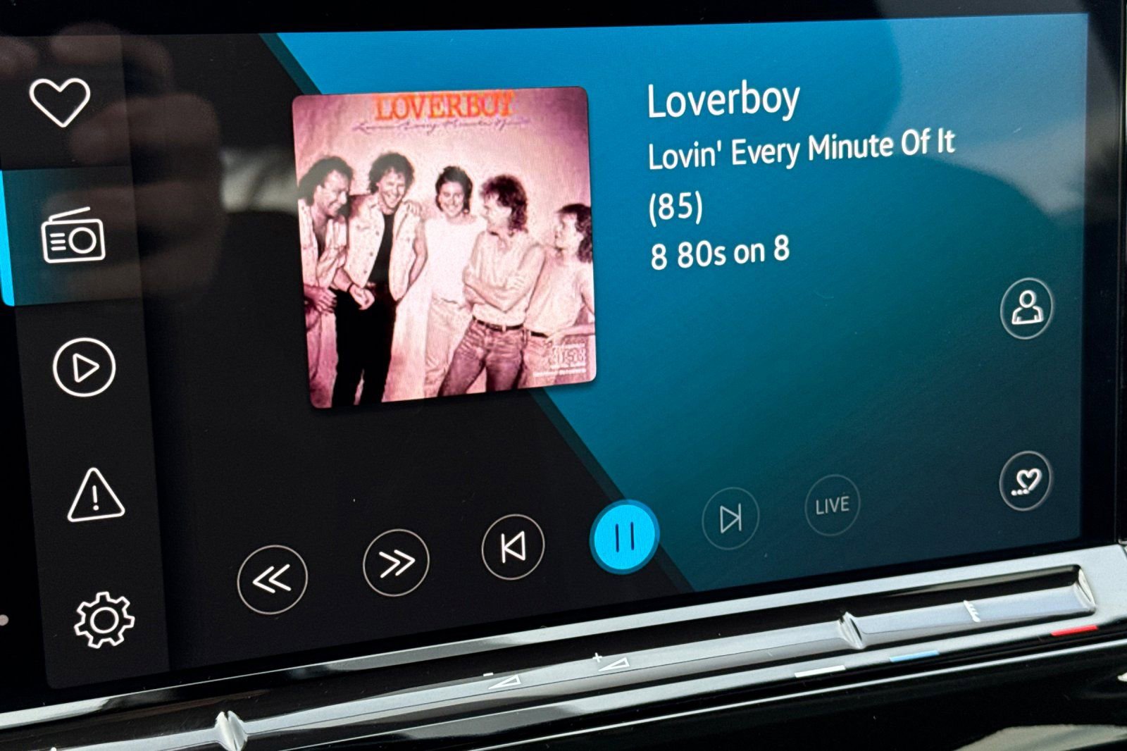 Used 2025 Volkswagen Atlas SE image 21