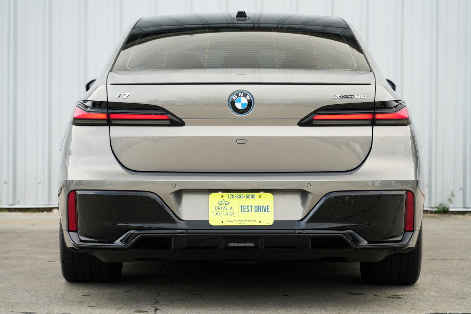 Used 2023 BMW i7 xDrive60 image 11