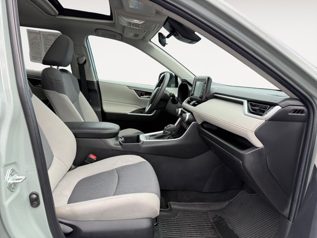 Certified 2022 Toyota RAV4 XLE w/ Convenience Package AWD/4WD image 16