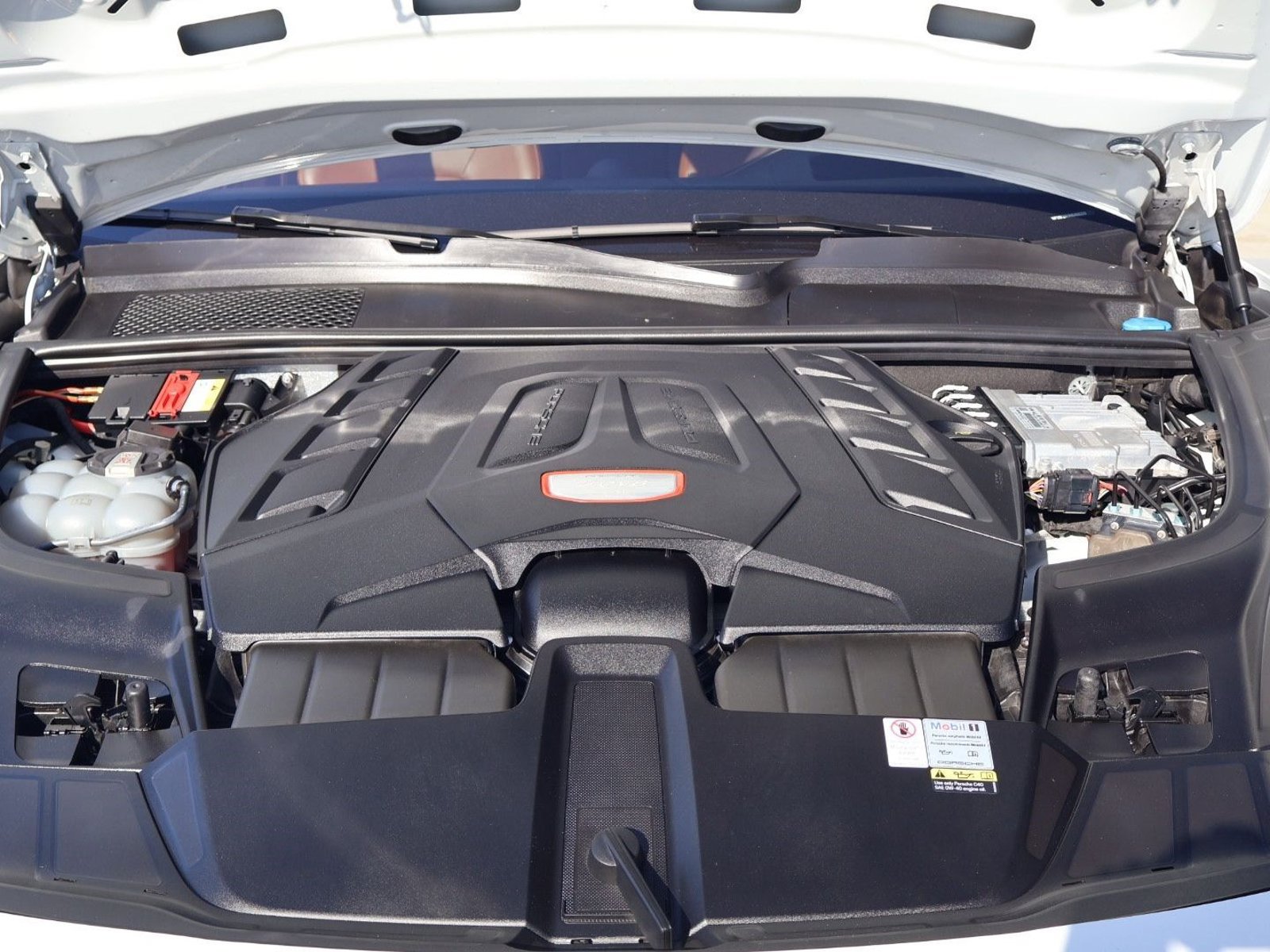 Certified 2022 Porsche Cayenne Turbo AWD/4WD image 26