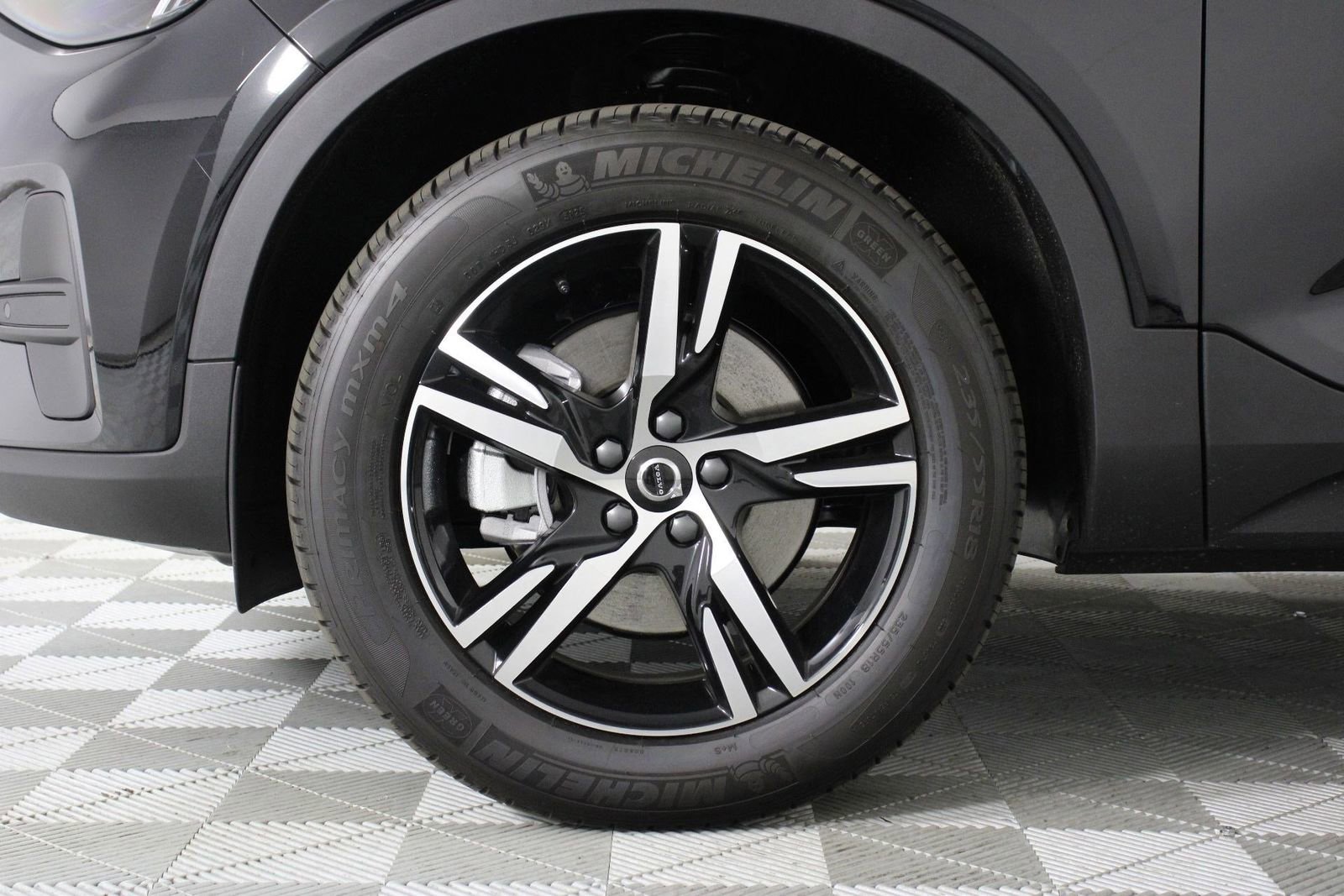 New 2026 Volvo XC40 B4 Core image 13