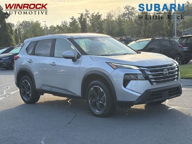 Used 2025 Nissan Rogue SV AWD/4WD image 1