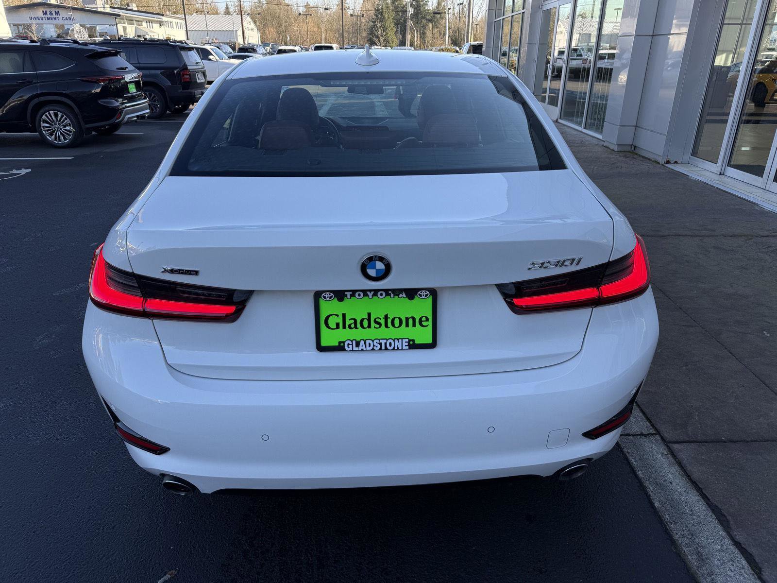 Used 2022 BMW 330i xDrive Sedan w/ Driving Assistance Package image 4