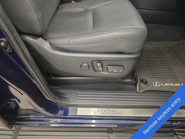 Used 2022 Lexus GX 460 Premium w/ Accessory Package AWD/4WD image 11
