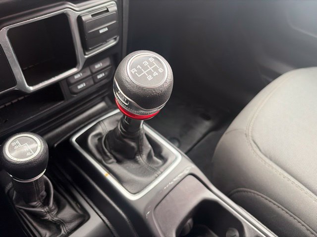 Used 2019 Jeep Wrangler Sport AWD/4WD image 16
