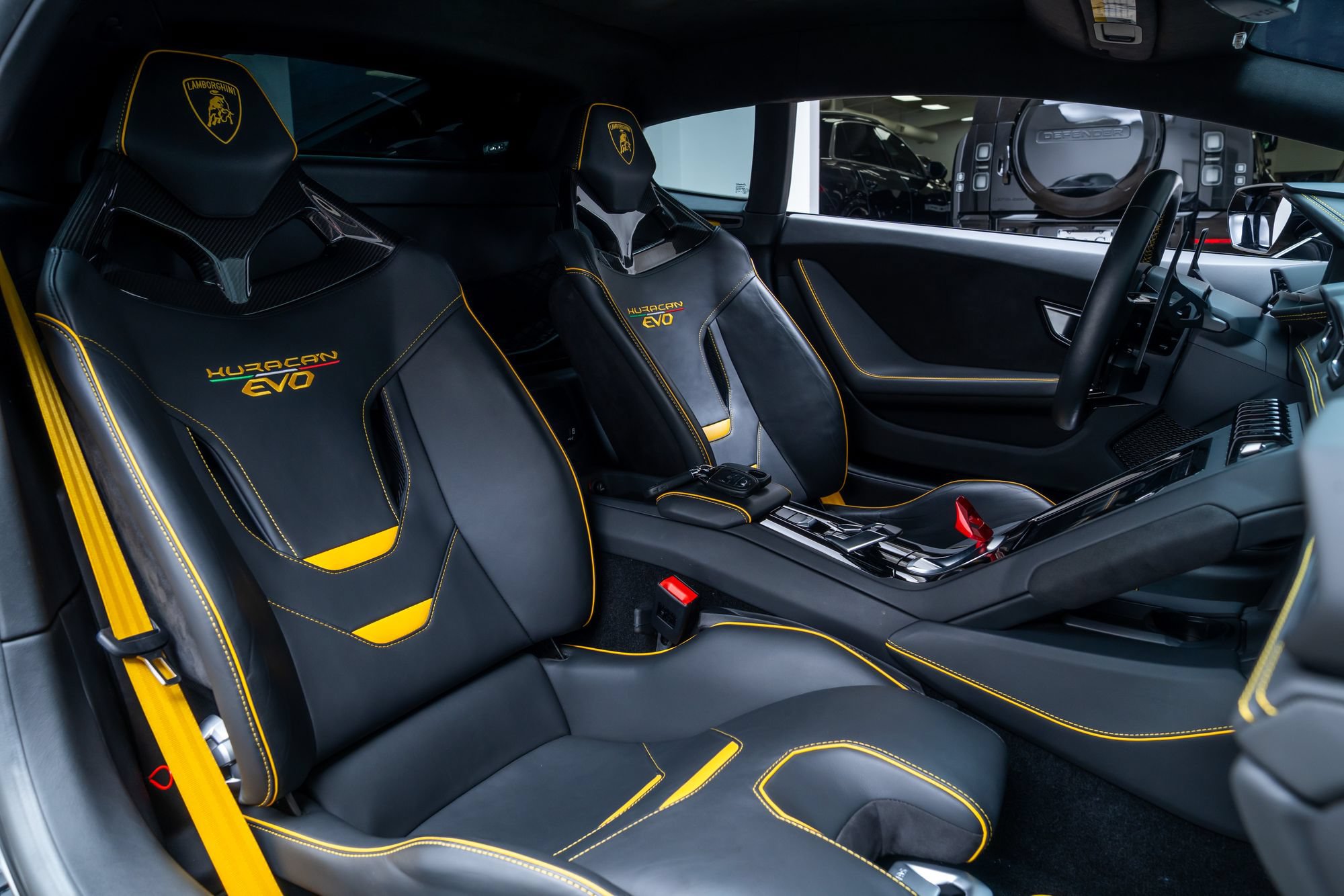 Used 2022 Lamborghini Huracan EVO RWD image 33