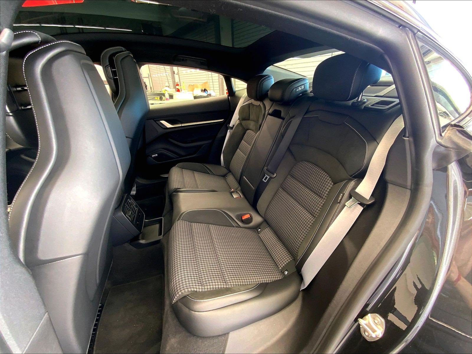 Used 2025 Porsche Taycan 4S AWD/4WD image 23
