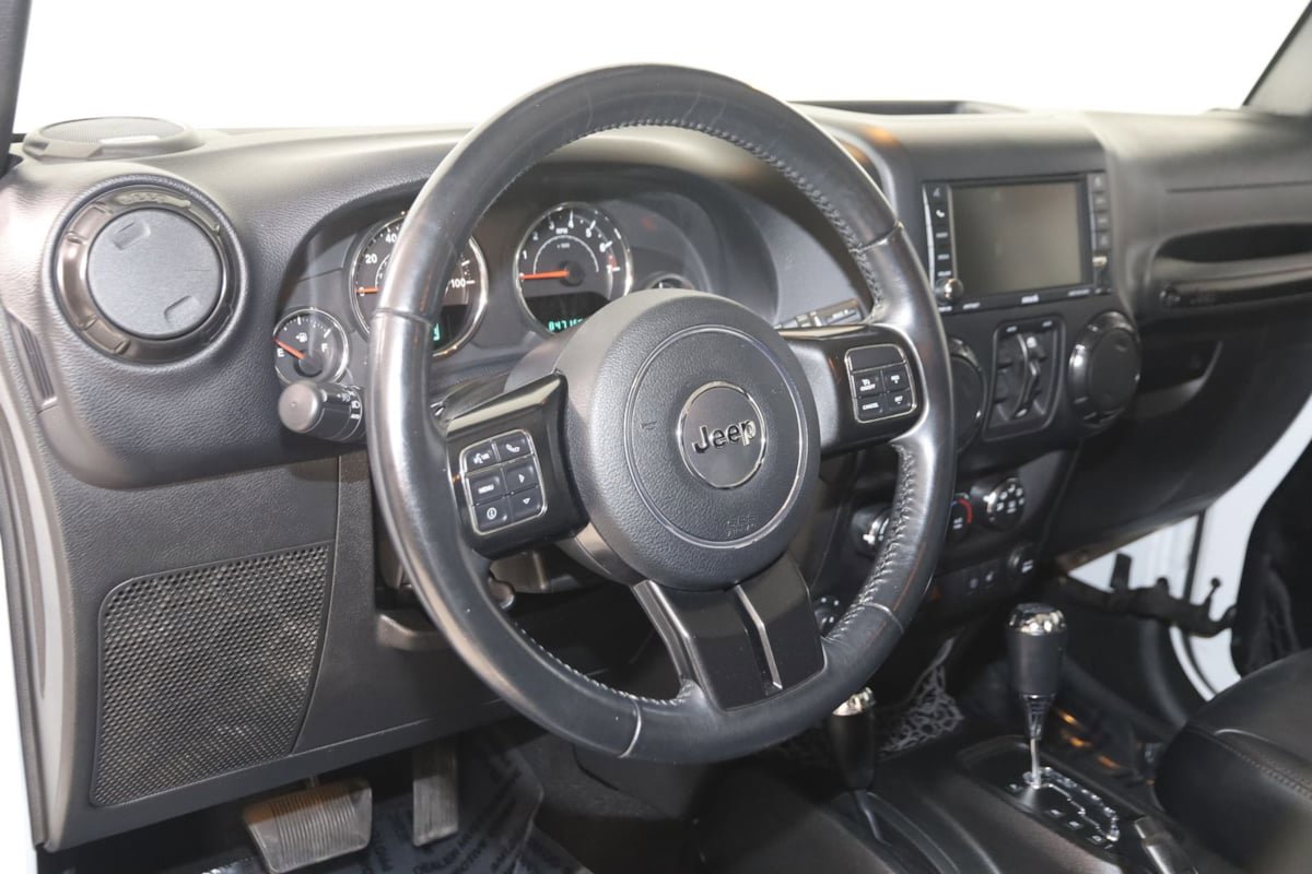 Used 2017 Jeep Wrangler Unlimited Sahara AWD/4WD image 6