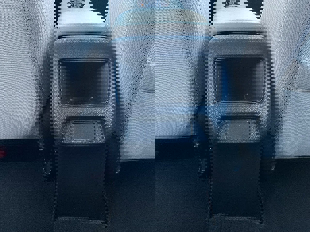 Used 2025 Honda HR-V LX image 19