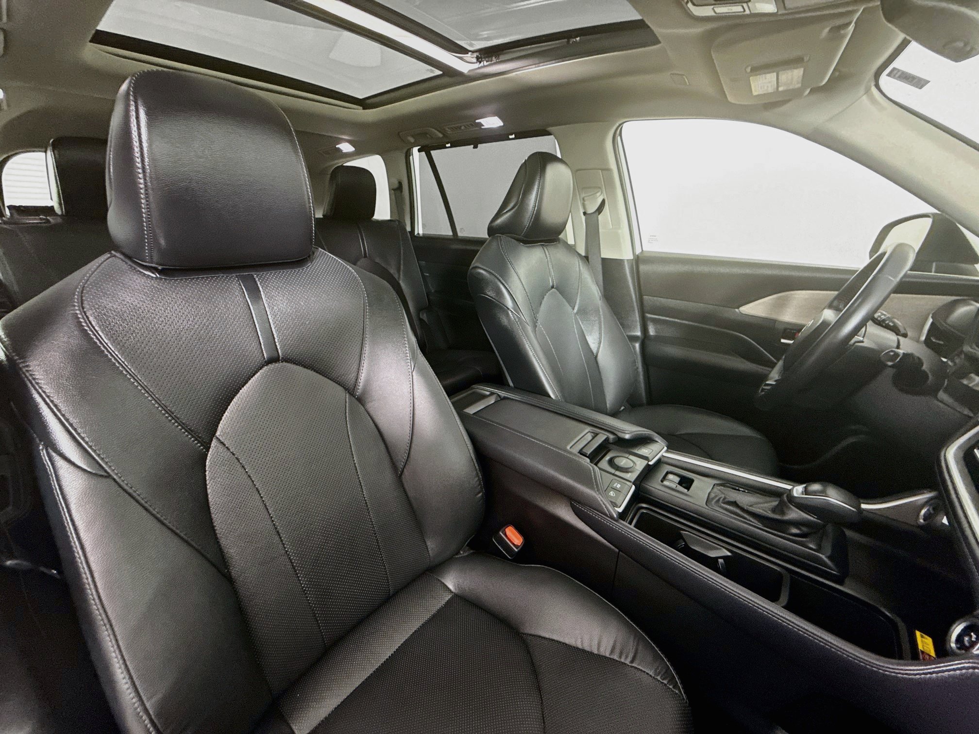 Certified 2024 Toyota Grand Highlander AWD Hybrid image 31