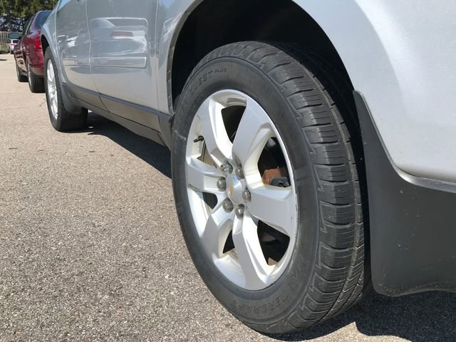 Used 2017 Chevrolet Traverse LT w/ Style and Technology Package image 12