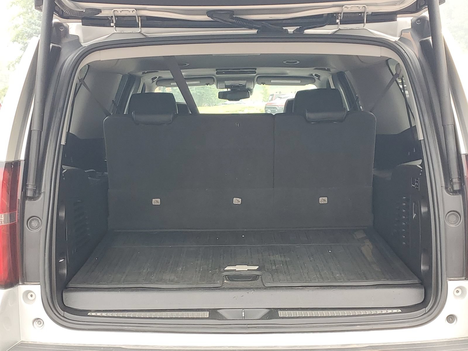 Used 2020 Chevrolet Suburban Premier w/ Premier 6.2L Value Package AWD/4WD image 7