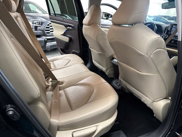 Used 2020 Toyota Highlander Limited AWD/4WD image 22