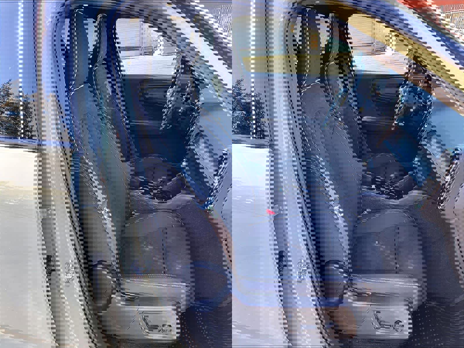 Used 2023 Volvo XC40 Recharge Ultimate image 10