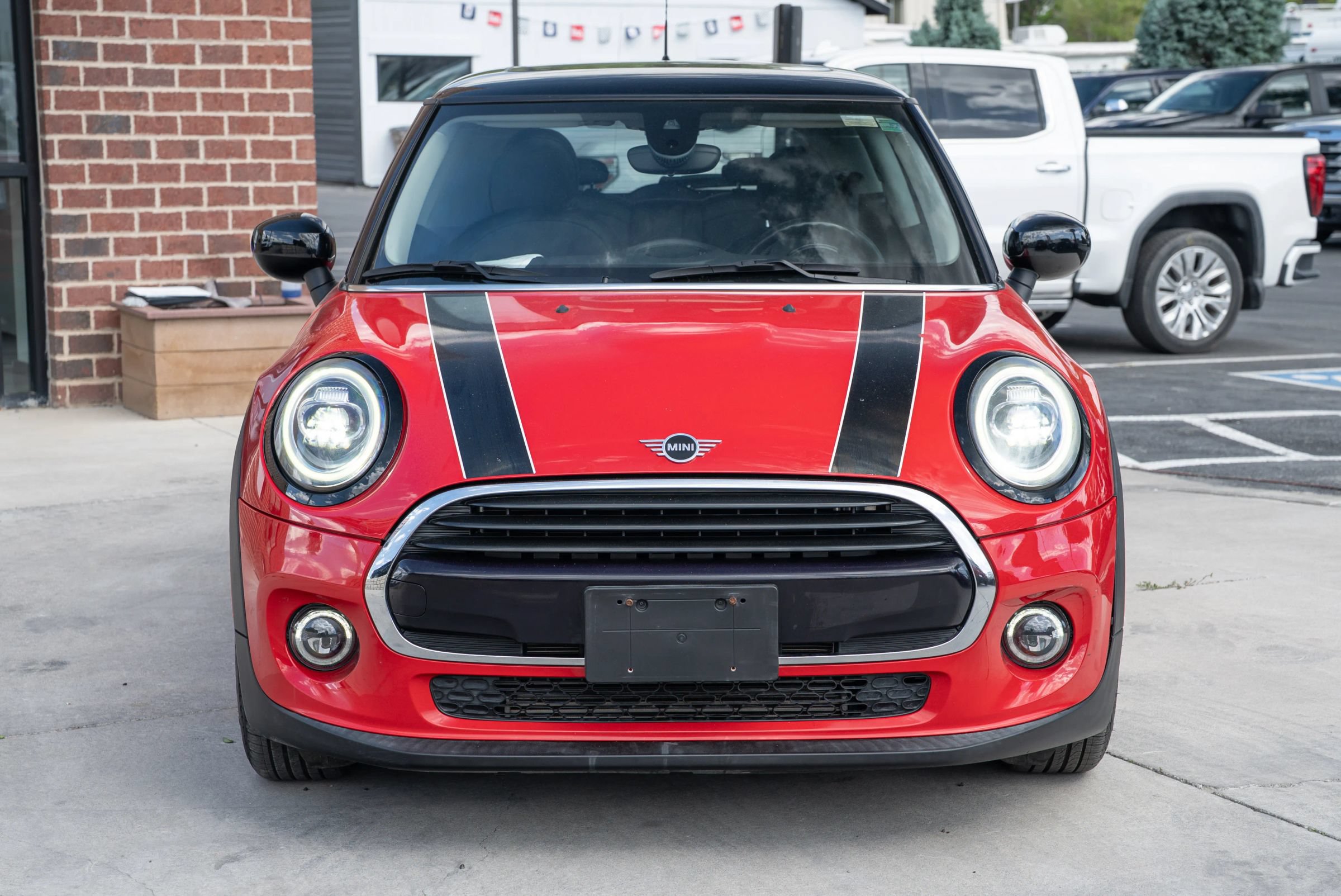 Used 2020 MINI Cooper 2-Door Hardtop FWD image 2