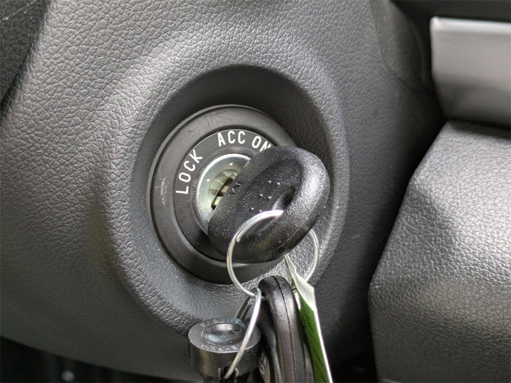 Used 2019 Hyundai Elantra SE w/ Cargo Package image 39