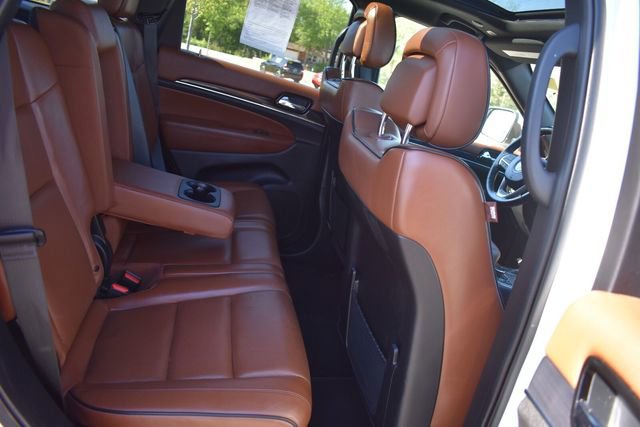 Used 2020 Jeep Grand Cherokee Overland AWD/4WD image 17