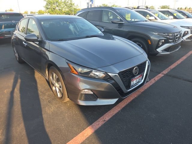 Used 2022 Nissan Altima 2.5 S FWD image 2