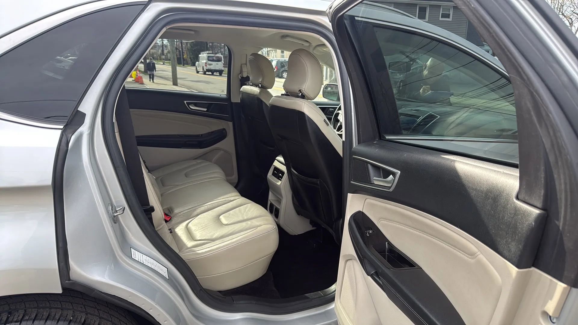 Used 2016 Ford Edge Titanium w/ Technology Package image 26