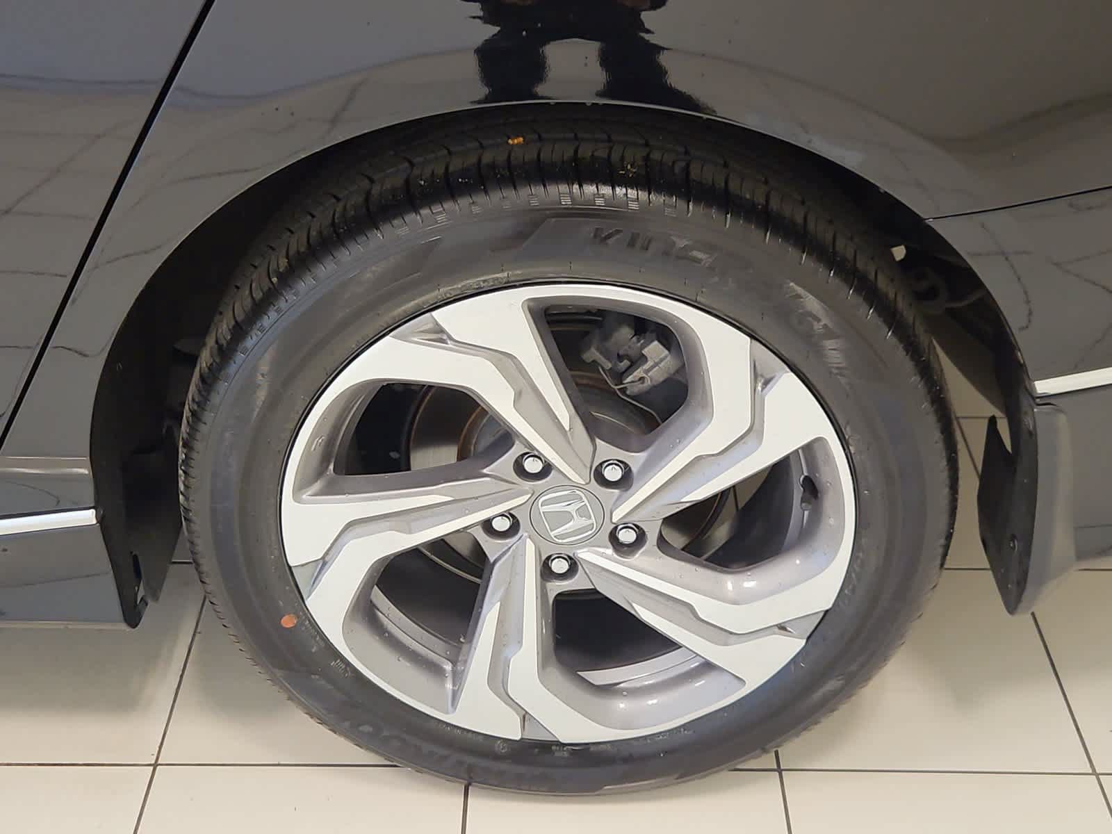 Used 2018 Honda Accord EX image 23