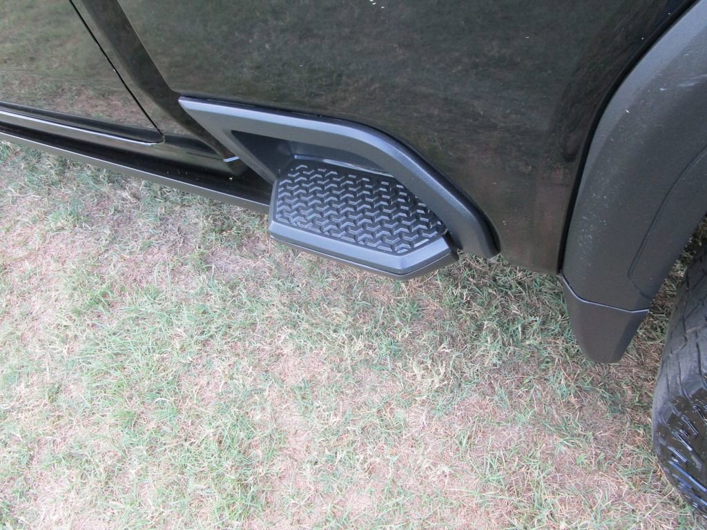 Used 2024 GMC Sierra 2500 AT4 w/ AT4 Premium Plus Package image 15