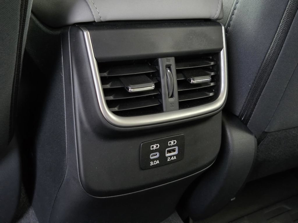 Used 2025 Subaru Outback Premium AWD/4WD image 15