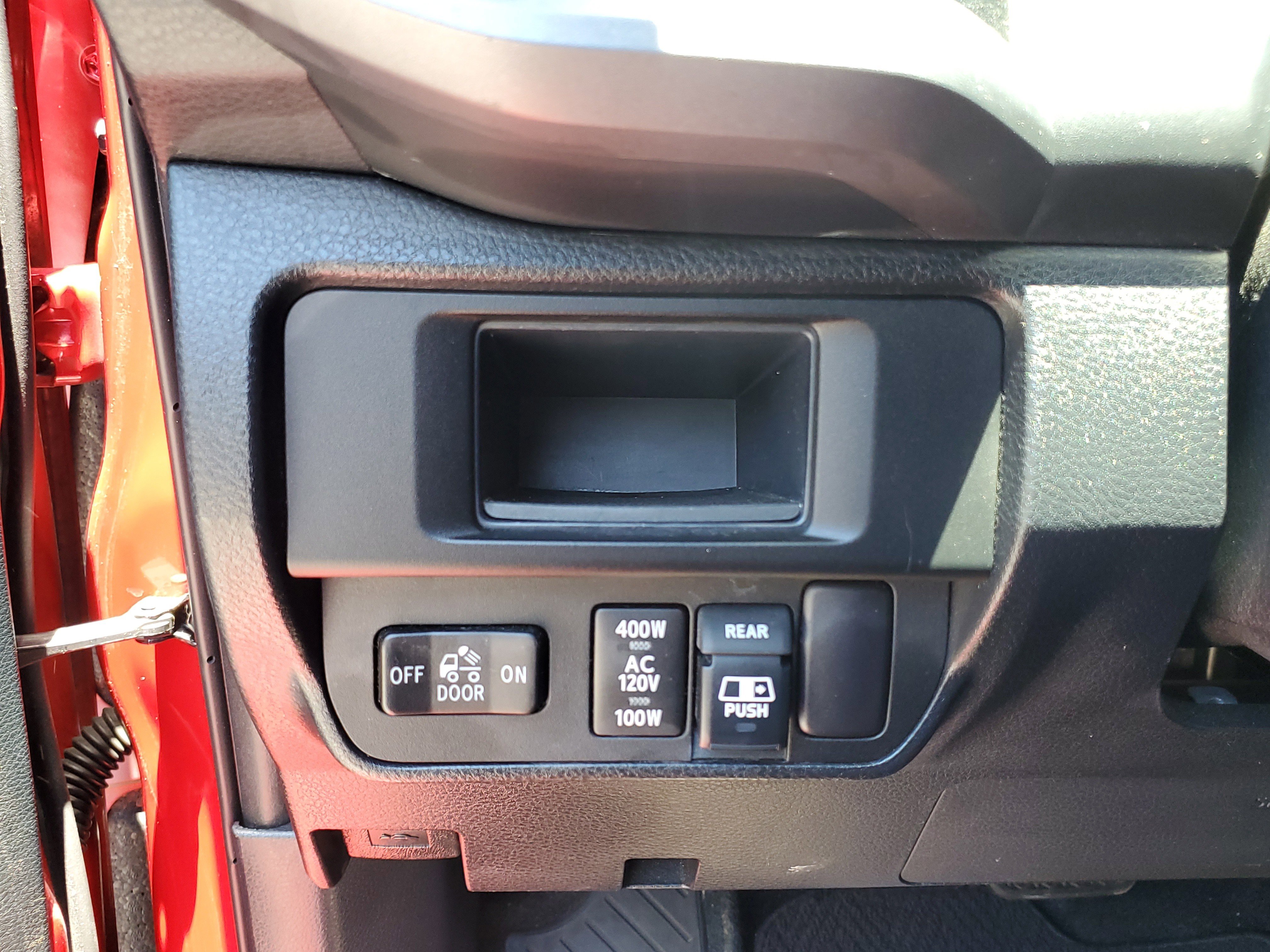 Used 2017 Toyota Tacoma TRD Sport w/ Premium & Technology Package image 17