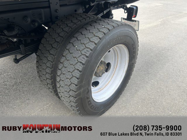 Used 2012 Ford F550 4x4 SuperCab Super Duty w/ Payload Upgrade Pkg image 11