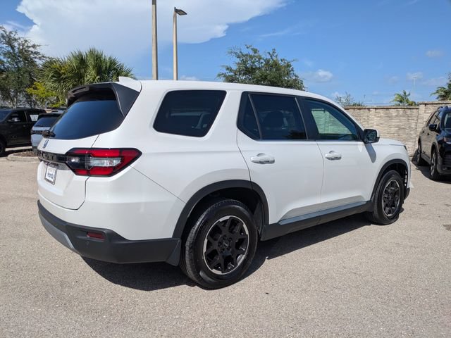 Used 2025 Honda Pilot EX-L image 4