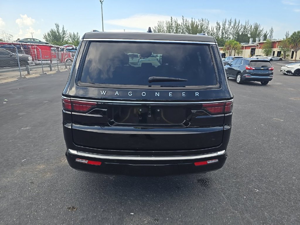 Used 2023 Jeep Wagoneer 2WD image 6