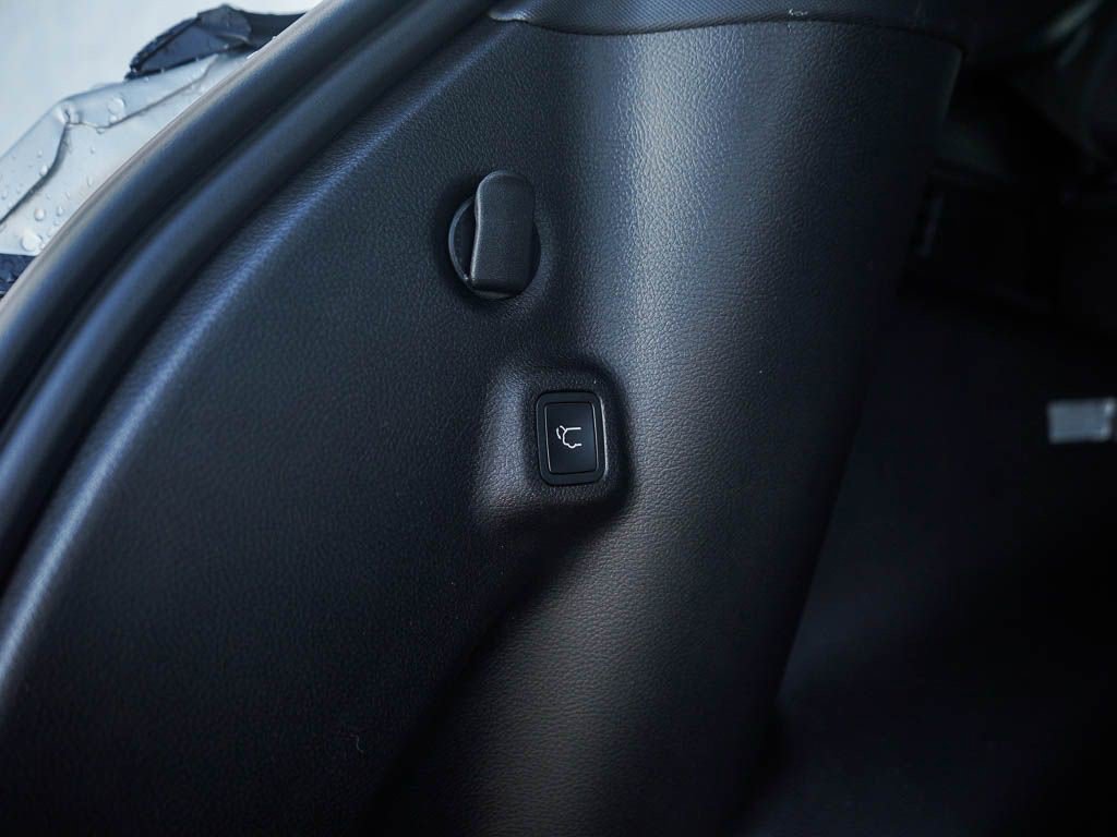 New 2026 Jeep Compass Latitude AWD/4WD image 9