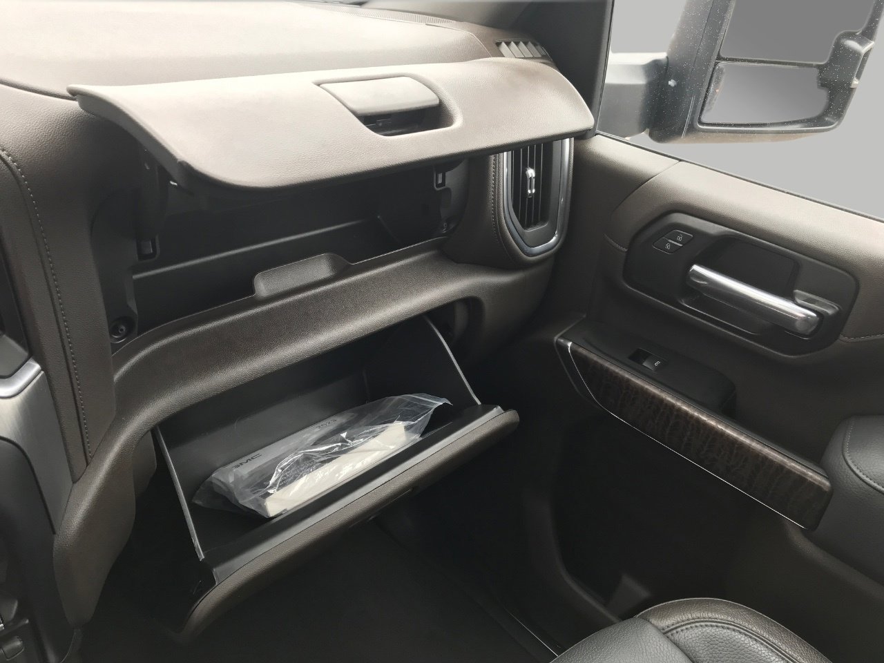 Used 2023 GMC Sierra 3500 Denali image 35