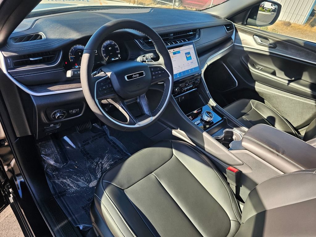 New 2025 Jeep Grand Cherokee L Limited w/ Black Appearance Package AWD/4WD video 2
