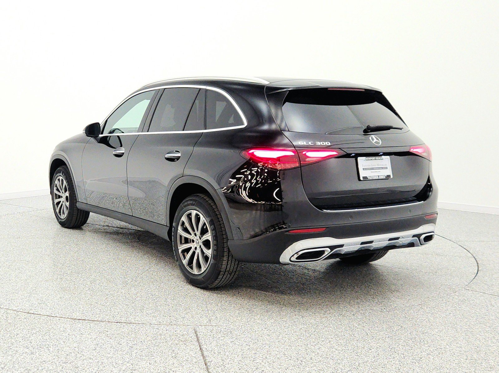 Used 2024 Mercedes-Benz GLC 300 image 7
