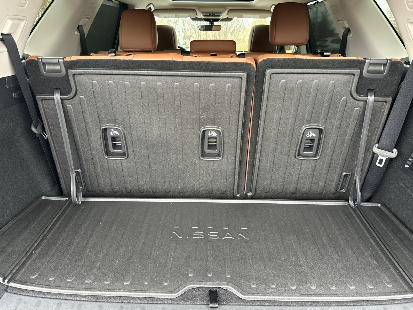 New 2025 Nissan Pathfinder Platinum w/ Cargo Package image 19